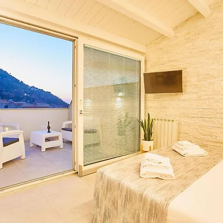 Porta Del Golfo & Aparthotel